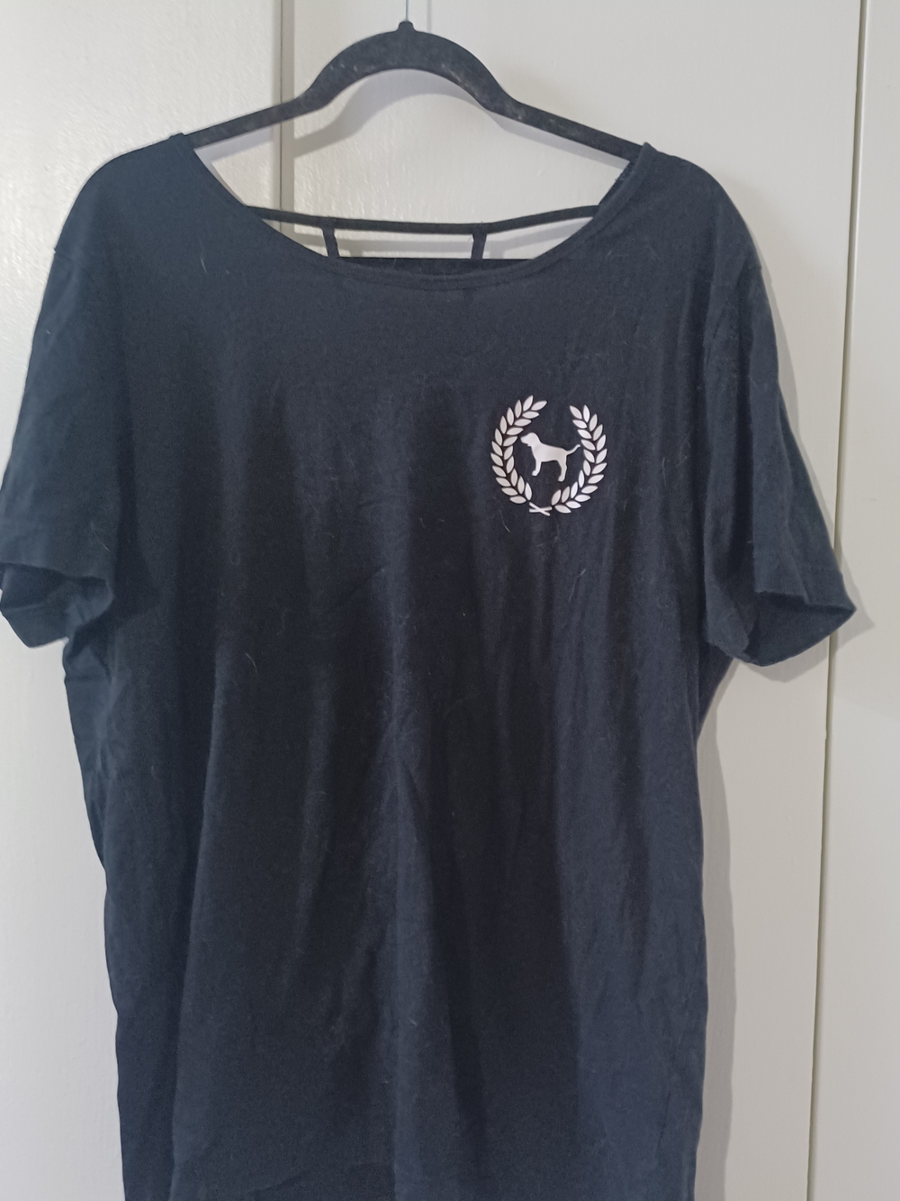 PINK Victoria's Secret Black Scoop Neck Tee with Small White Laurel Dog Logo